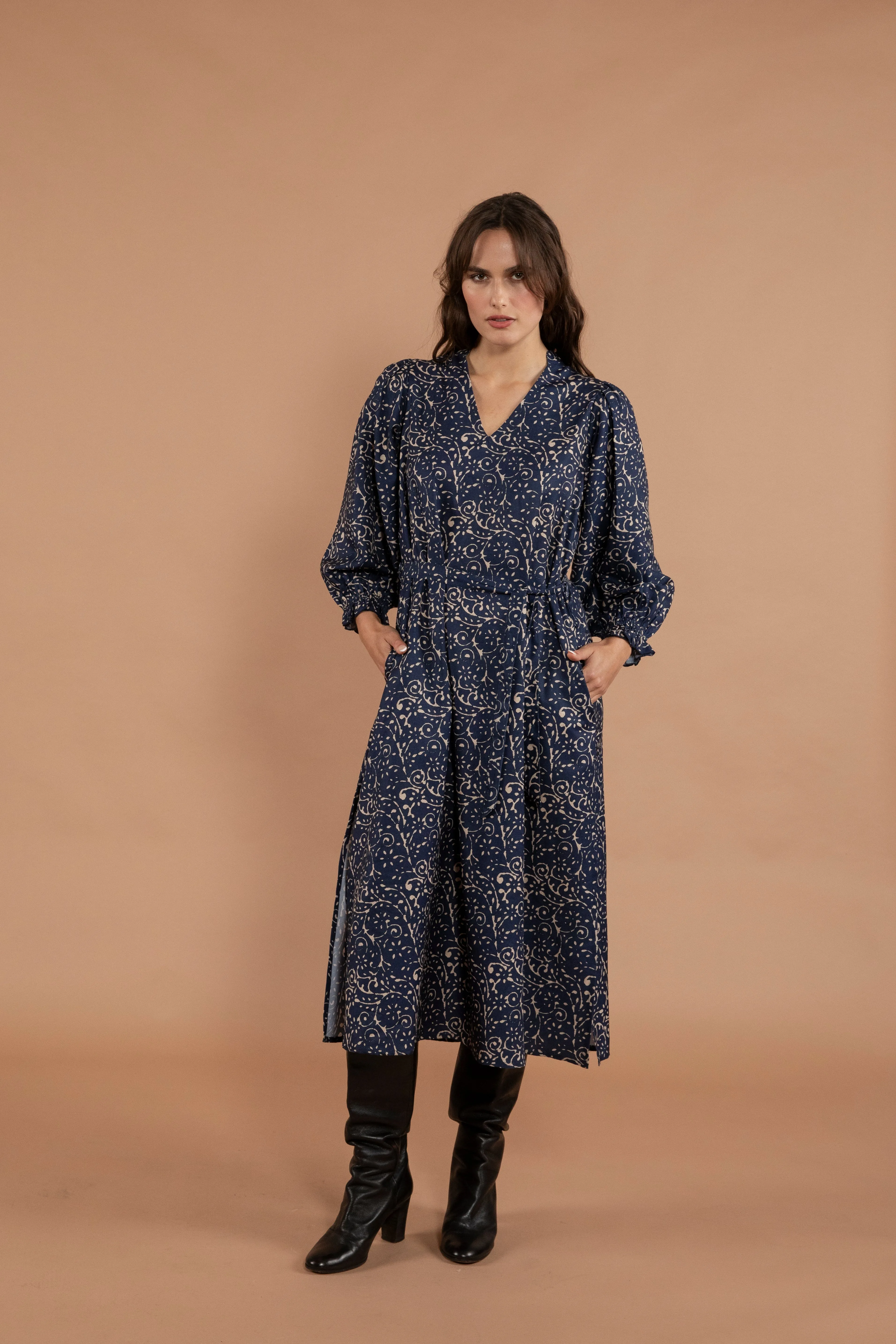 Divya L/S Midi Dress