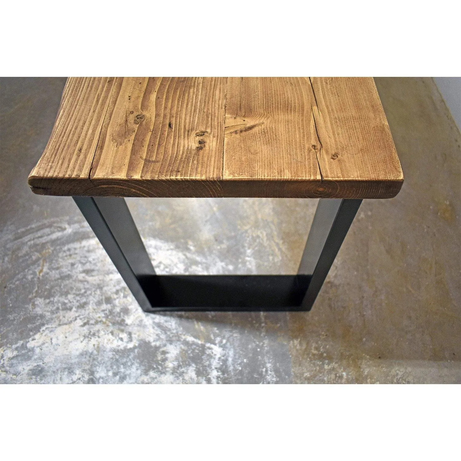 PIPPIN: Box-Steel Bench