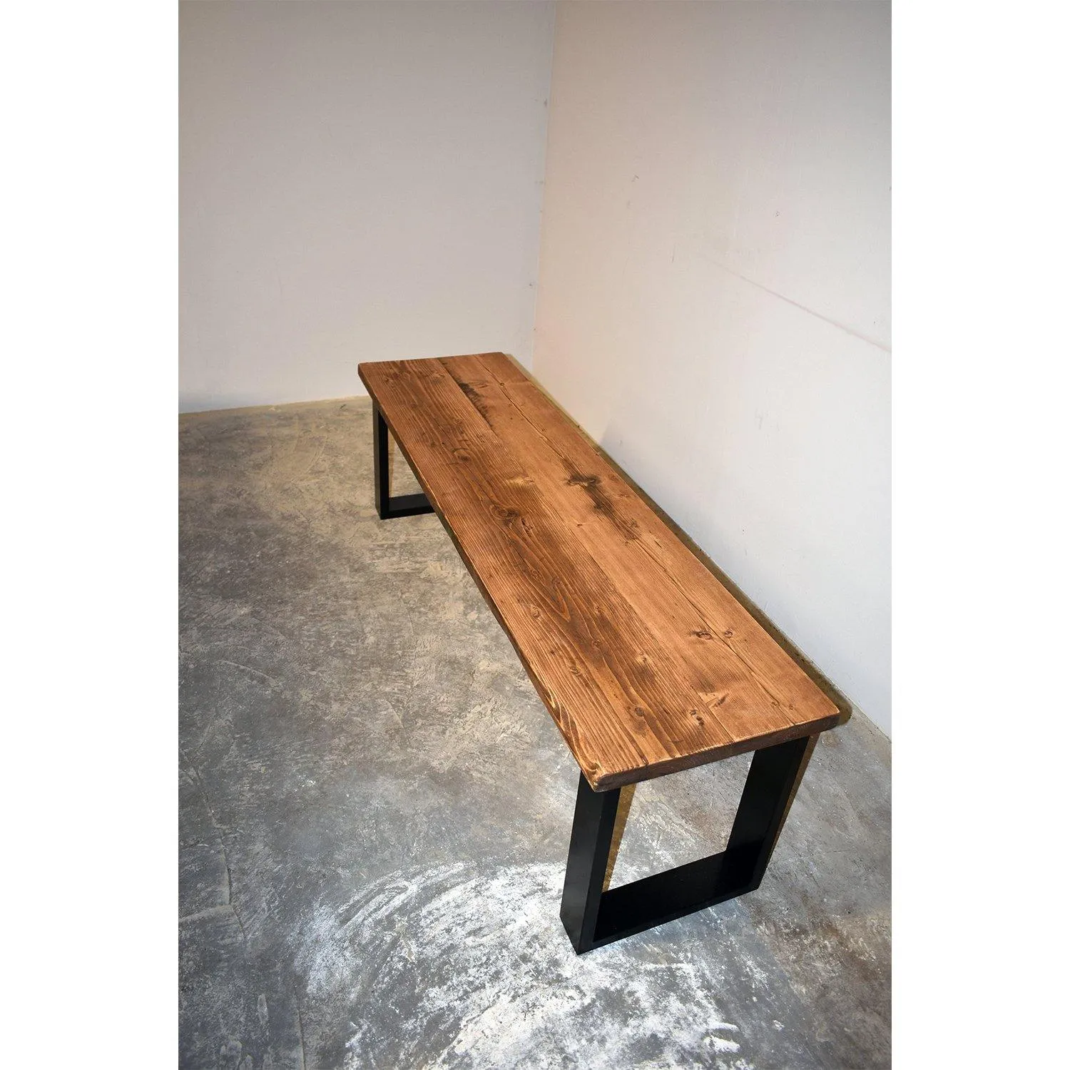 PIPPIN: Box-Steel Bench