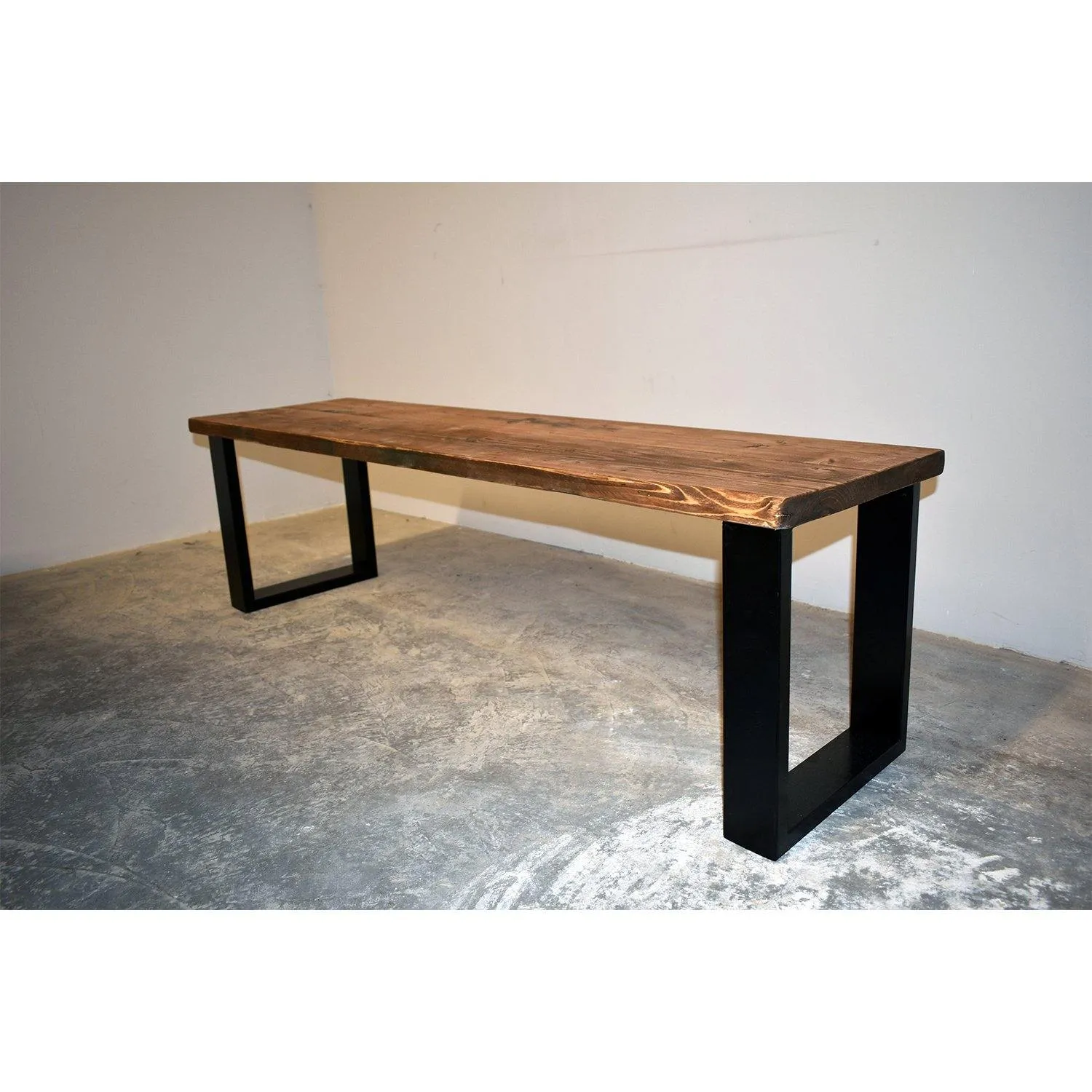 PIPPIN: Box-Steel Bench